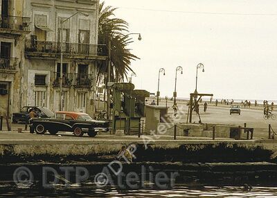 Postkarte «Am Hafen  - Avenida del Puerto, La Habana, Cuba 1991» aus der Reihe «Land+Leute»