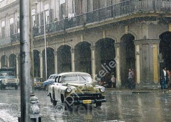 Postkarte «Regentag - Centro Habana, Cuba 1989» aus der Reihe «Land+Leute»